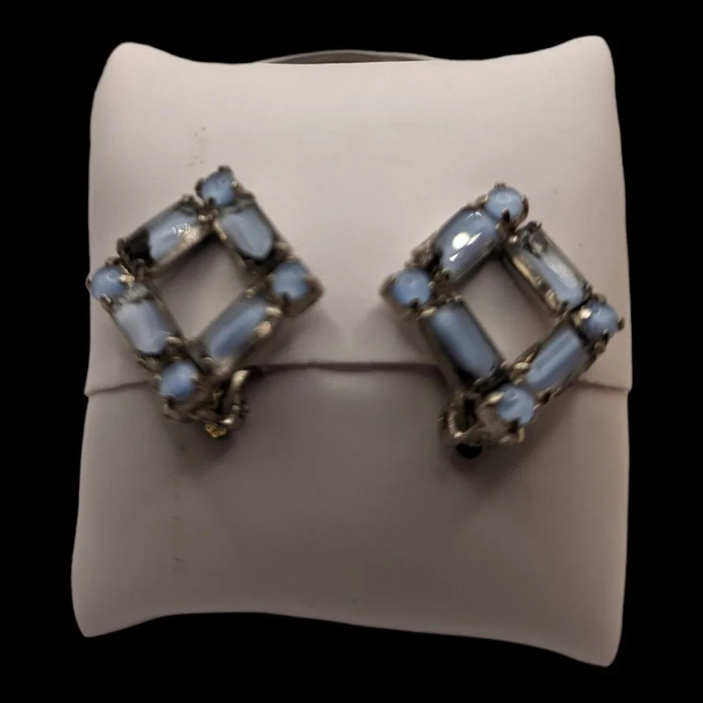 Vintage Light Blue Opaque Clip On Earrings Silver Tone Unsigned 1" Diamond shape - Picture 1 of 11